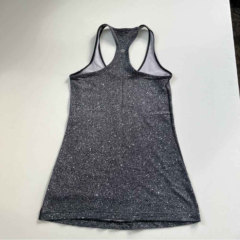Lululemon Cool Racerback Tank Sz 2 Speckled Black White Spray Jacquard Yoga Gym - Picture 2 of 5